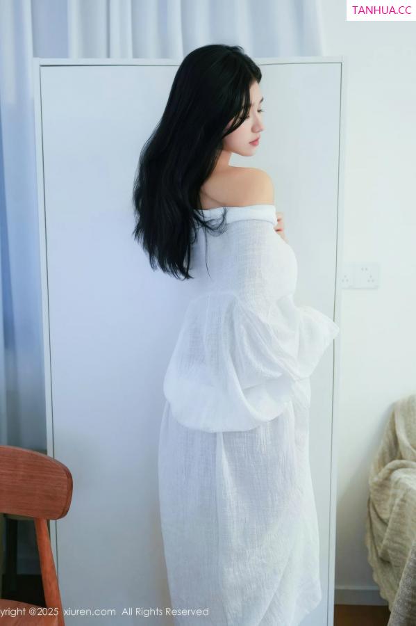   [XiuRen]高清写真图 2025.10.29 No.10920 林悦溪儿 白色浴袍第24张图片